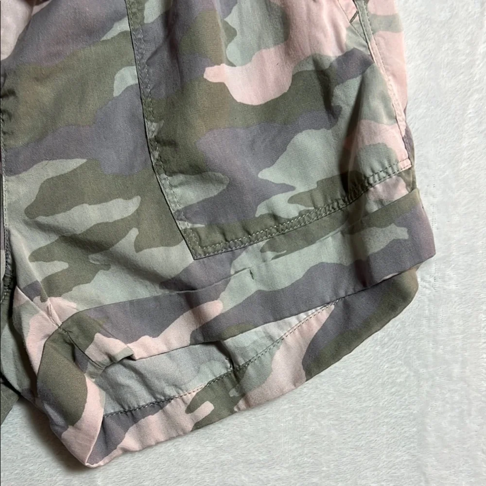Aerie Green and Pink Cargo Shorts with Elastic Waistband and Bow - XS